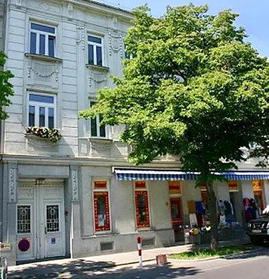 Das Gebäude in dem sich die Ferienwohnung befindet