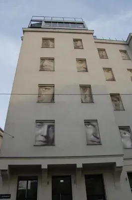 Das Gebäude in dem sich das Hotel befindet