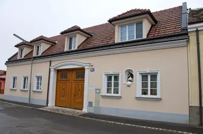 Das Gebäude in dem sich das Bed & Breakfast befindet