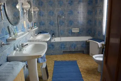 Ein Badezimmer in der Unterkunft Zeitreise-Ferienhaus