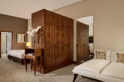 Ein Bett oder Betten in einem Zimmer der Unterkunft The Ritz-Carlton, Vienna