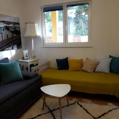 Ein Sitzbereich in der Unterkunft Bungalow at Lake Alte Donau