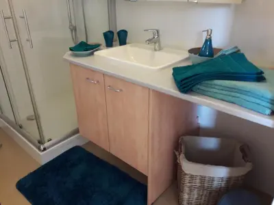 Ein Badezimmer in der Unterkunft Bungalow at Lake Alte Donau