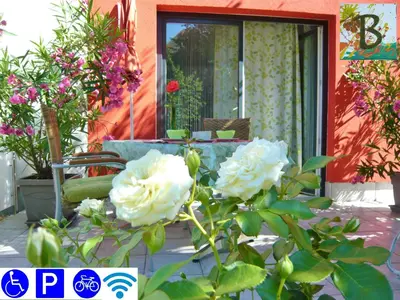 Ein Garten an der Unterkunft abcd-apartments 23 Nielrosenweg