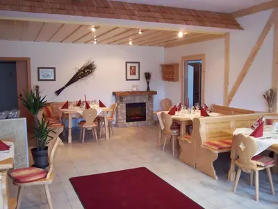 Ein Restaurant oder anderes Speiselokal in der Unterkunft Grandhotel Niederösterreichischer Hof