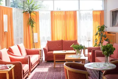 Ein Sitzbereich in der Unterkunft Gastwirtschaft & Hotel Holzinger
