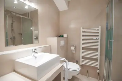 Ein Badezimmer in der Unterkunft Vienna Central Apartment Siebenbrunnen