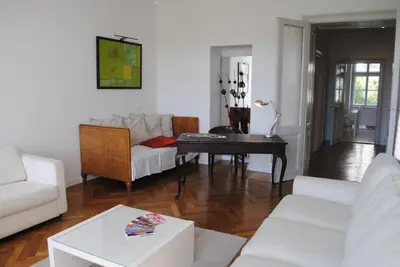 Ein Sitzbereich in der Unterkunft Kunsthaus Apartments