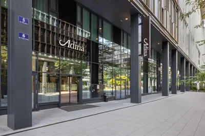 Das Gebäude in dem sich das Aparthotel befindet