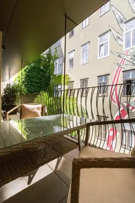 Der Swimmingpool an oder in der Nähe von Luxury Residence near Parlament in @YourVienna