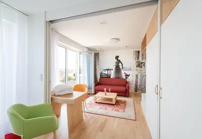 Ein Sitzbereich in der Unterkunft Skyflats Vienna Ring View