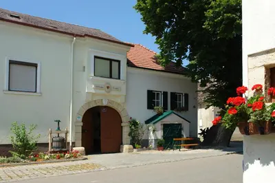 Das Gebäude in dem sich das Privatzimmer befindet