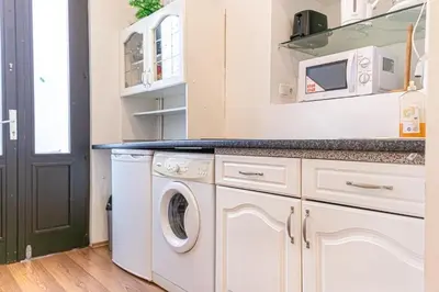 Küche/Küchenzeile in der Unterkunft Comfortable 1BR Apt In Perfect Location