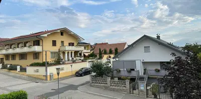 Das Gebäude in dem sich die Pension befindet