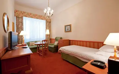 TV/Unterhaltungsangebot in der Unterkunft Hotel König von Ungarn