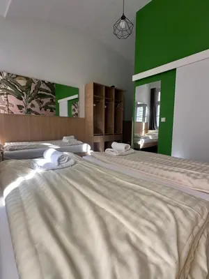 Ein Bett oder Betten in einem Zimmer der Unterkunft stay in six