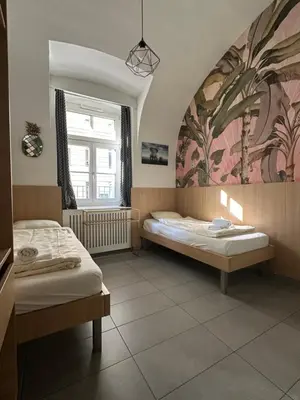 Ein Bett oder Betten in einem Zimmer der Unterkunft stay in six