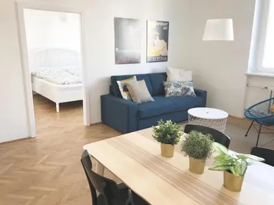 Ein Sitzbereich in der Unterkunft Bright, lovely and quiet apartment at the heart of Vienna, Nachmarkt, City center