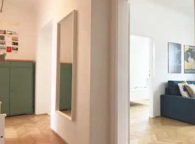 Ein Sitzbereich in der Unterkunft Bright, lovely and quiet apartment at the heart of Vienna, Nachmarkt, City center
