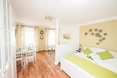 Ein Bett oder Betten in einem Zimmer der Unterkunft Traditional Apartments Vienna TAV - Entire