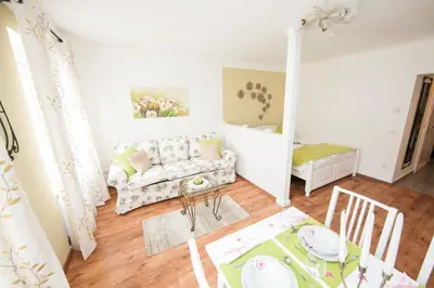 Ein Bett oder Betten in einem Zimmer der Unterkunft Traditional Apartments Vienna TAV - Entire