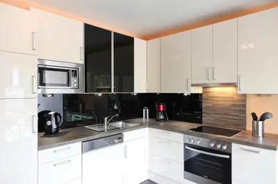 Küche/Küchenzeile in der Unterkunft 3 rooms Sunny Apartments-Schoenbrunn, 100m2 with balcony