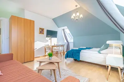 Ein Bett oder Betten in einem Zimmer der Unterkunft Lovely 2BR Apt-Near Bahnhof Rennweg & Belvedere