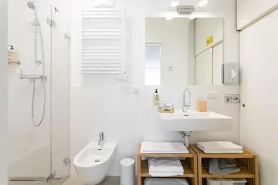 Ein Badezimmer in der Unterkunft Mar Suite Apartments - Center
