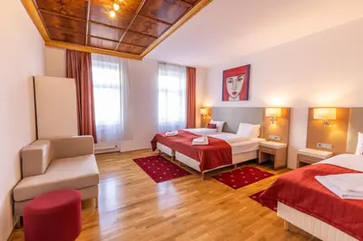 Ein Bett oder Betten in einem Zimmer der Unterkunft Hallo Vienna suite Apartment Nr 9