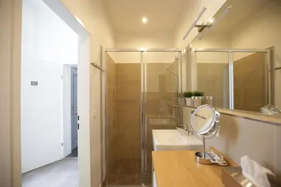 Ein Badezimmer in der Unterkunft Vienna Gold Apartments - contactless check in