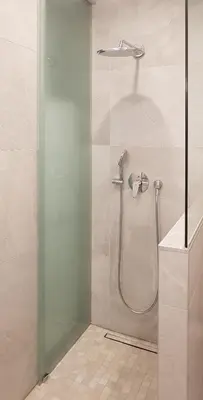 Ein Badezimmer in der Unterkunft Loft #11 mit großer Loggia und Terrasse