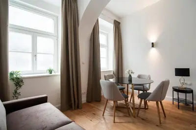 Ein Sitzbereich in der Unterkunft easy-flat Belvedere - Central Apartments with AC