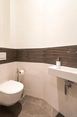 Ein Badezimmer in der Unterkunft easy-flat Belvedere - Central Apartments with AC