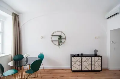 Ein Sitzbereich in der Unterkunft easy-flat Belvedere - Central Apartments with AC