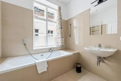 Ein Badezimmer in der Unterkunft KH Apartments Stephansplatz