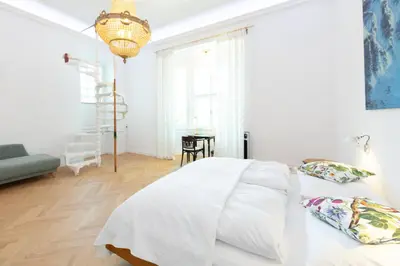 Ein Bett oder Betten in einem Zimmer der Unterkunft Schloss Schönau