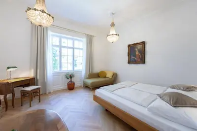 Ein Bett oder Betten in einem Zimmer der Unterkunft Schloss Schönau