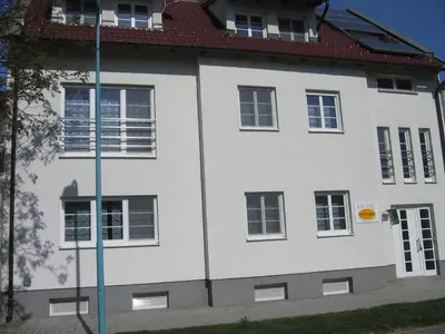 Das Gebäude in dem sich die Ferienwohnung befindet