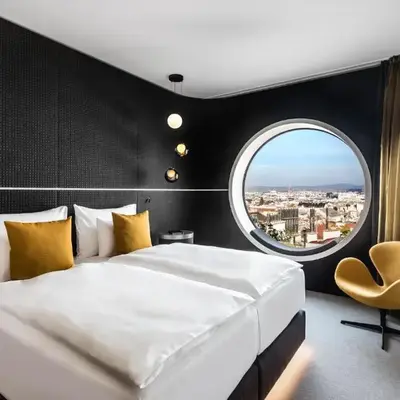 MOOONS Vienna