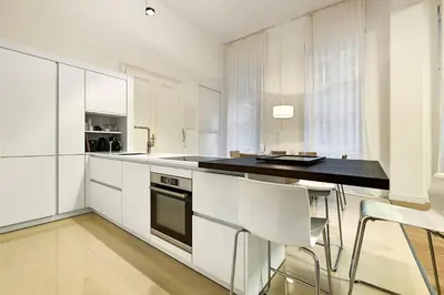 Küche/Küchenzeile in der Unterkunft Central Luxury Apartment