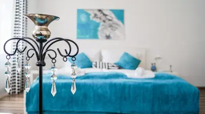 Ein Bett oder Betten in einem Zimmer der Unterkunft Sweet 2BR Apt, Near Schloss Belvedere & Rennweg