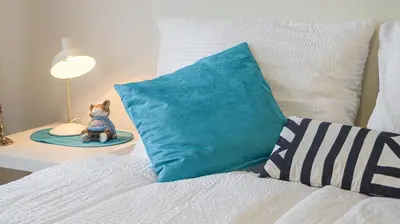 Ein Bett oder Betten in einem Zimmer der Unterkunft Sweet 2BR Apt, Near Schloss Belvedere & Rennweg
