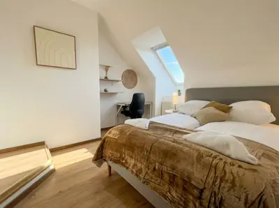 Grundriss der Unterkunft Modern 3-Bedroom Apartment with Balcony near Belvedere Palace