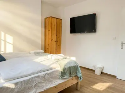 Grundriss der Unterkunft Modern 3-Bedroom Apartment with Balcony near Belvedere Palace