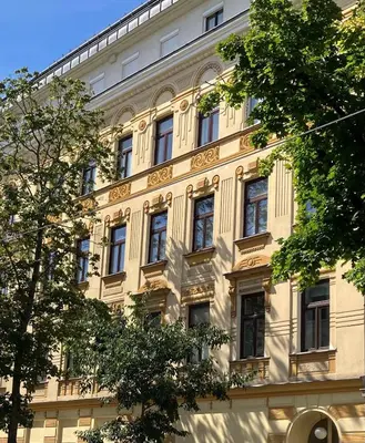 Das Gebäude in dem sich die Ferienwohnung befindet