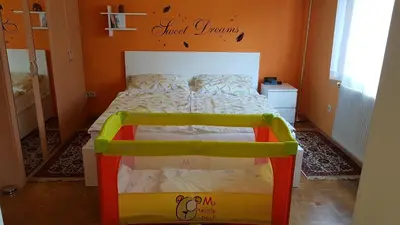 Ein Bett oder Betten in einem Zimmer der Unterkunft Garden Apartment Donau-City (P&R)