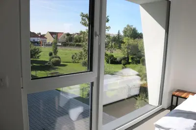 Ein Garten an der Unterkunft Wave Penthouses