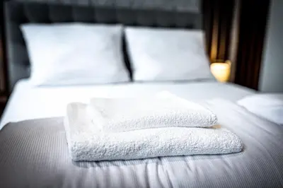 Ein Bett oder Betten in einem Zimmer der Unterkunft ZEUS Design Apartments
