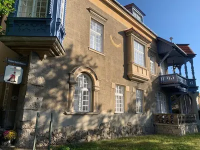 Das Gebäude in dem sich die Ferienwohnung befindet