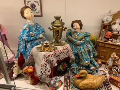 Gäste, die in der Unterkunft Villa für Präsentationen und Events, Eine Nacht im Puppenmuseum erleben übernachten